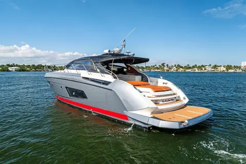 2013 Azimut Atlantis 48, photo 1 in Miami, FL