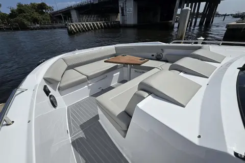 2024 Cruisers Yachts 38 GLS OB, photo 1 in Palm Beach Gardens, FL