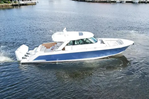 2022 Tiara Yachts 48 LS, photo 1 in Palm Beach, FL
