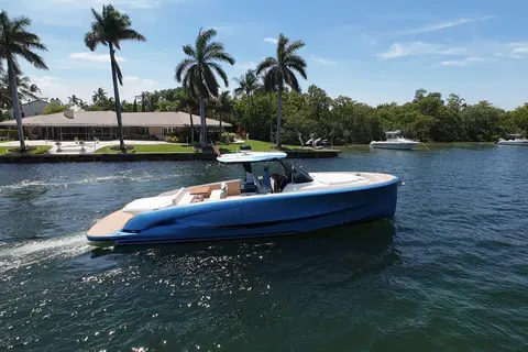2025 Solaris Power 44, photo 1 in Boca Raton, FL