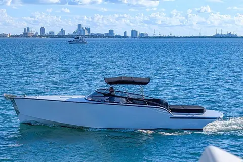 2023 VanDutch Sport 35, photo 1 in Miami Beach, FL