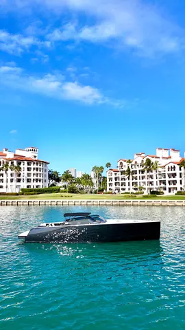 2014 VanDutch 55, photo 1 in Miami Beach, FL