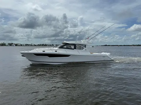 2027 Pursuit OS 445 Offshore, photo 1 in Clearwater, FL