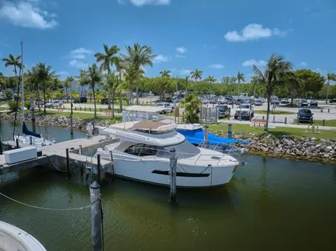 2015 Carver 34 Command Bridge, photo 1 in Miami, FL