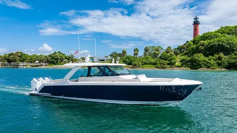 2025 Tiara Yachts 48 LS, photo 1 in Jupiter, FL