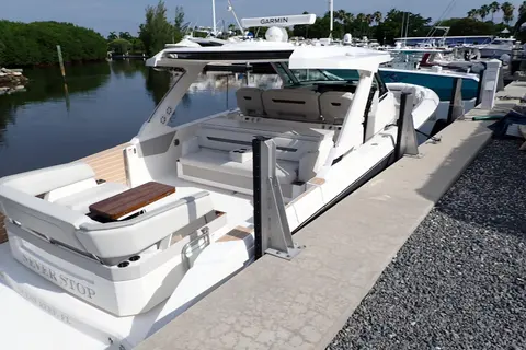 2024 Tiara Yachts 43 LS, photo 1 in Miami, FL