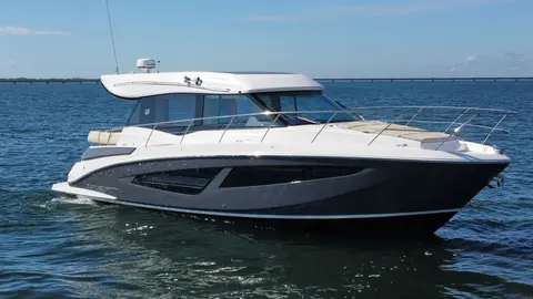 2019 Regal 42 Grande Coupe, photo 1 in Destin, FL