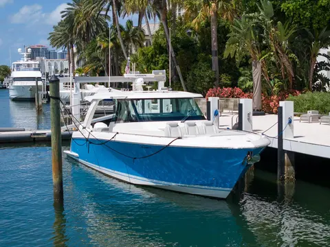 2023 Tiara Yachts 48 LS, photo 1 in Fort Lauderdale, FL