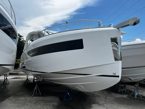 2026 Jeanneau DB/37 OB, photo 1 in Saint Petersburg, FL