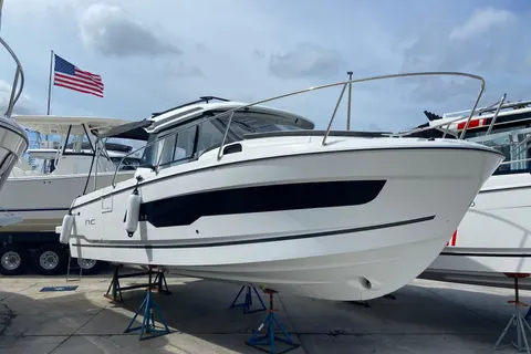 2026 Jeanneau NC 795 Series 2, photo 1 in St Petersburg, FL