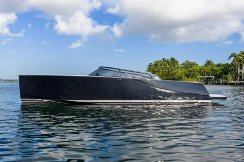 2021 VanDutch 40.2, photo 1 in Miami Beach, FL