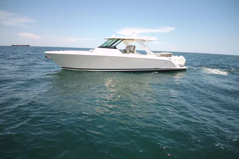 2022 Tiara Yachts 38 LS, photo 1 in Fort Lauderdale, FL