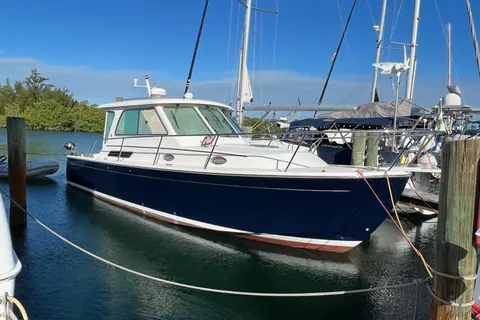 2008 Back Cove 33, photo 1 in Marathon, FL