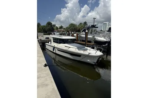2024 Nimbus Commuter 11, photo 1 in Rio Vista, FL