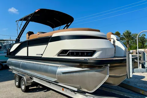 2026 Harris Grand Mariner 230, photo 1 in New Smyrna Beach, FL