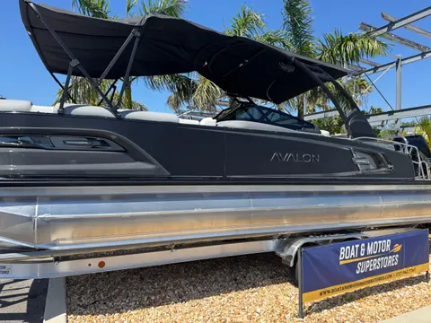 2025 Avalon Excalibur - 27', photo 1 in Palm Harbor, FL