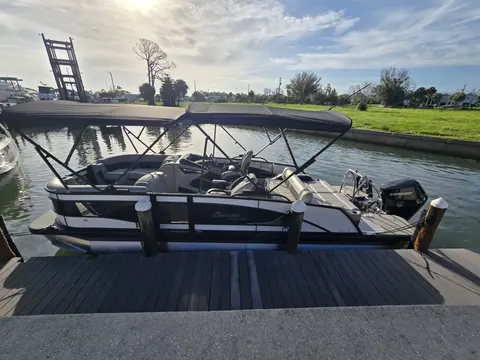 2027 Barletta Lusso L23UC, photo 1 in Englewood, FL