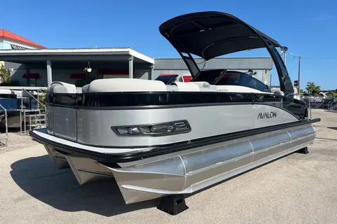 2027 Avalon 2385 Catalina Windshield Quade Lounger Shift, Tri Toon, High Percormence, photo 1 in Cape Coral, FL