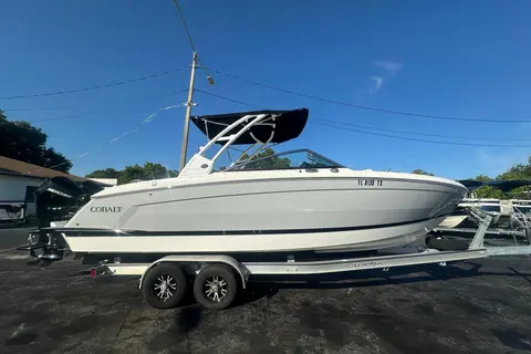 2022 Cobalt R8 Outboard, photo 1 in St Petersburg, FL