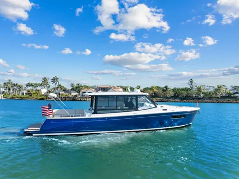 2025 MJM 4, photo 1 in Naples, FL