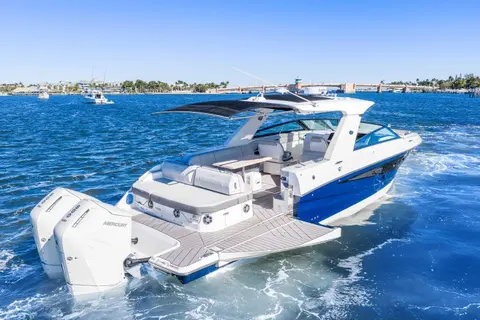 2023 Sea Ray SLX 400, photo 1 in Manalapan, FL