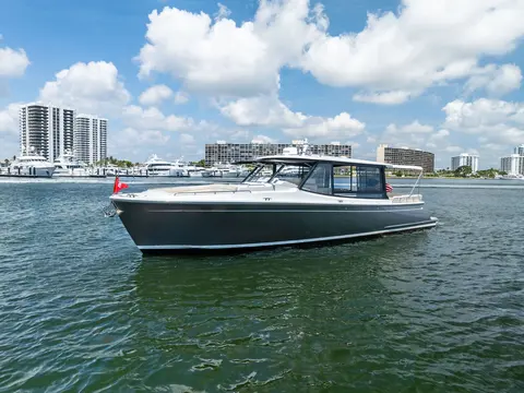2025 MJM 4, photo 1 in West Palm Beach, FL