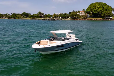2016 Sea Ray SLX 350, photo 1 in Miami, FL