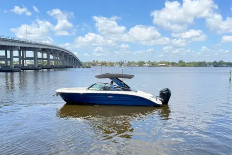 2025 Sea Ray 270 SDX OB, photo 1 in Stuart, FL