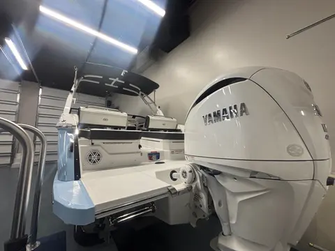 2026 Cobalt R6 Outboard, photo 1 in Clearwater, FL