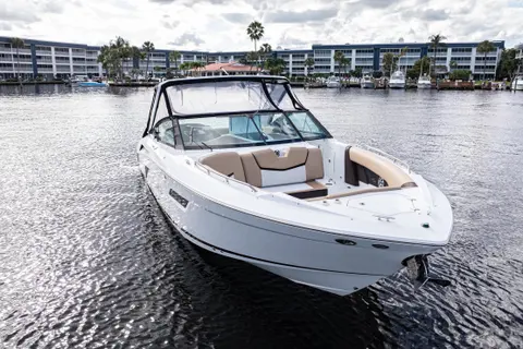 2015 Cruisers Yachts 338 Bow Rider, photo 1 in Boca Raton, FL