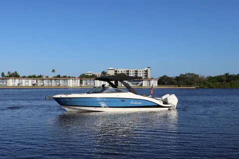 2024 Sea Ray 280 SLX OUTBOARD, photo 1 in Naples, FL