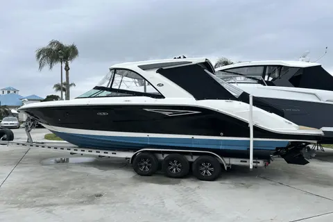 2024 Sea Ray SLX 310, photo 1 in Stuart, FL