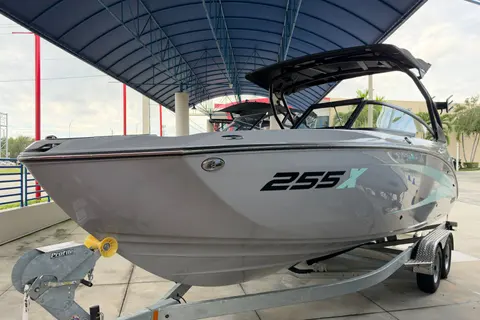 2026 Yamaha Boats 255XD, photo 1 in Deerfield Beach, FL