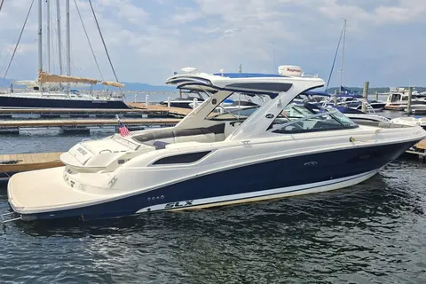 2016 Sea Ray SLX 350, photo 1 in Pompano Beach, FL