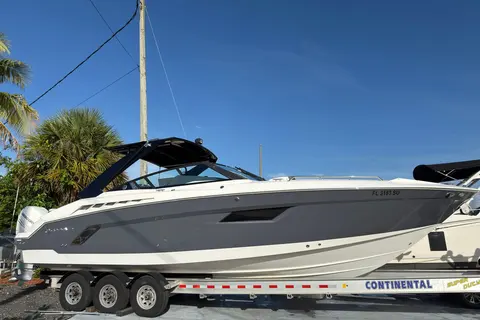 2019 Cruisers Yachts 338 Outboard, photo 1 in Dania Beach, FL