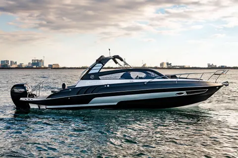 2024 Hanover 305, photo 1 in St Petersburg, FL
