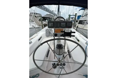 2001 Catalina 390, photo 1 in Fort Pierce, FL