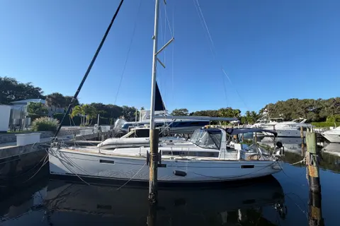 2016 Beneteau Oceanis 45, photo 1 in Palm Beach Gardens, FL
