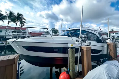 2021 Beneteau Antares 11, photo 1 in Fort Lauderdale, FL