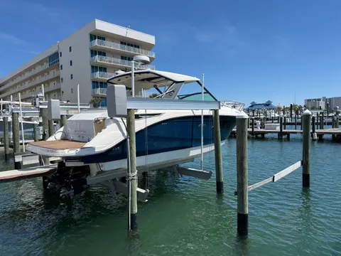 2020 Sea Ray Sundancer 320, photo 1 in Pensacola, FL