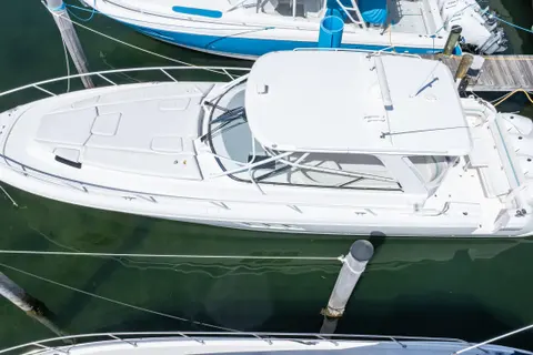 2018 Intrepid 475 Sport Yacht, photo 1 in Miami, FL