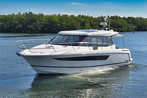 2018 Jeanneau NC 11, photo 1 in Tampa, FL