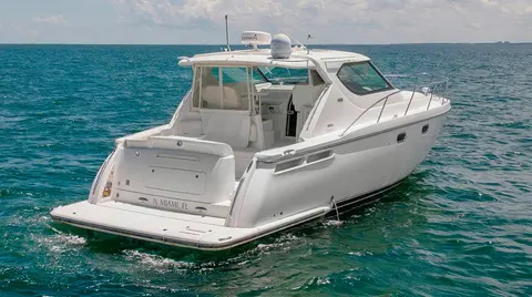 2007 Tiara Yachts 4300 Sovran, photo 1 in Miami, FL