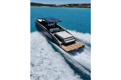 2027 Kumbra 43, photo 1 in Fort Lauderdale, FL