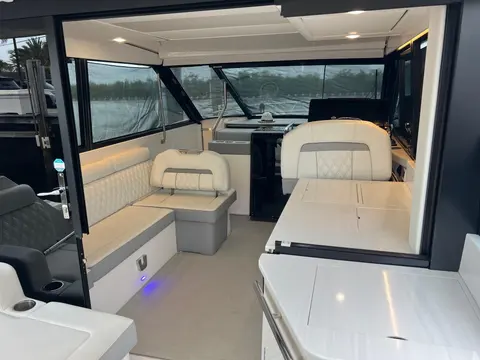 2023 Regal 36 XO, photo 1 in Hollywood, FL