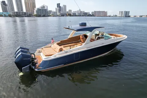 2022 Chris-Craft Launch 35 GT, photo 1 in Miami, FL