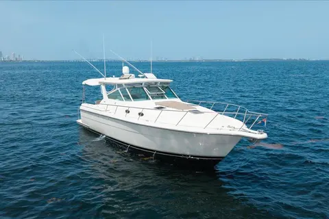 1998 Tiara Yachts 4000 Express, photo 1 in Miami, FL