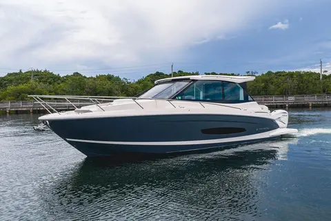 2021 Regal 36 XO, photo 1 in Miami, FL