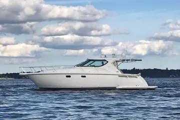 2008 Tiara Yachts 4300 Sovran, photo 1 in St Petersburg, FL