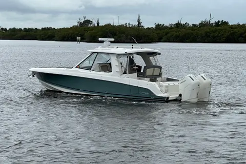 2024 Boston Whaler 380 Realm, photo 1 in Stuart, FL